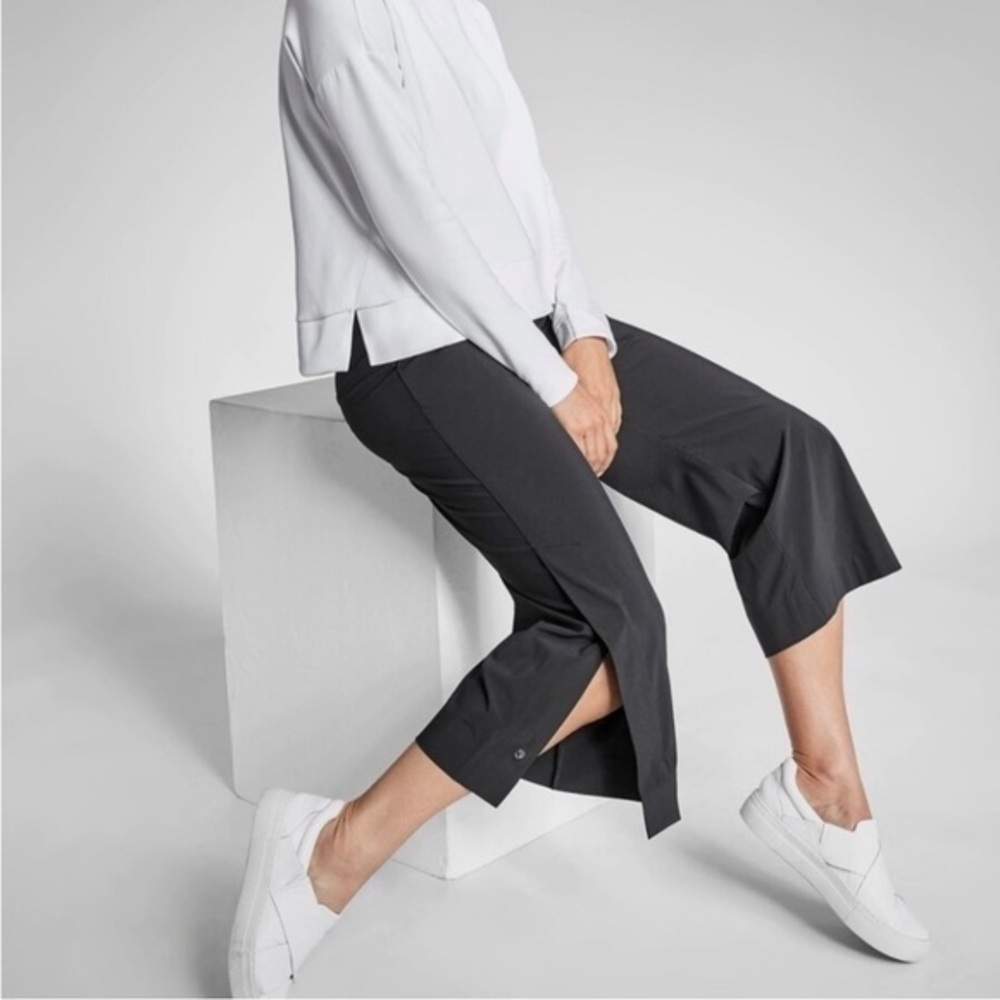 Athleta Tribeca Wide Leg Cropped Pants Size Women’s 2 Color Black